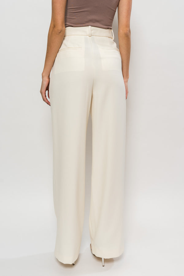 Novia Pant